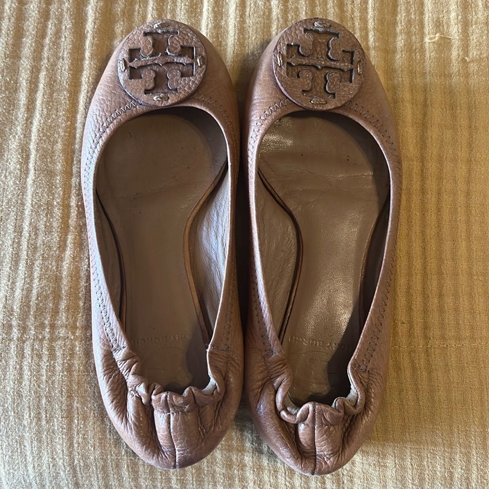 Size 6 Tory Burch flats